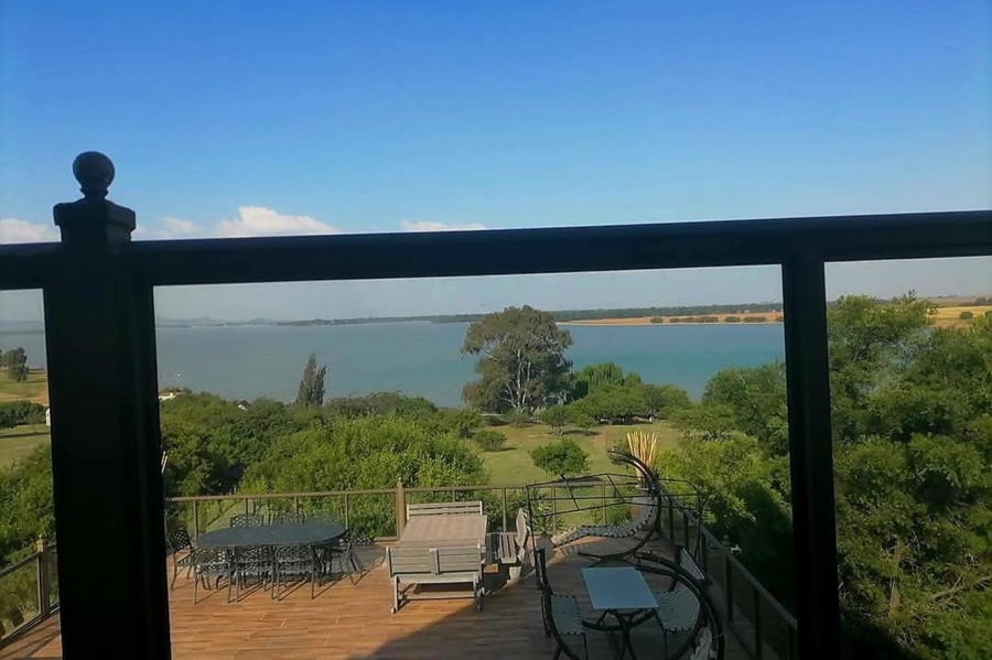 7 Bedroom Property for Sale in Oranjeville Free State